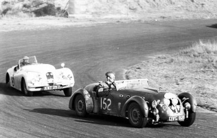 W.D.R.Lamb i D.Evans – Healey Silverstone, H.Crossley i G.Haigh – Jaguar XK 120.