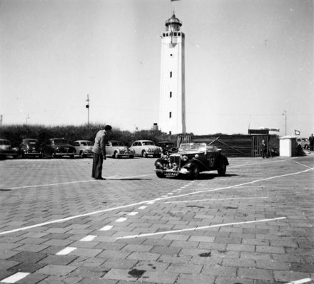 J.B.Leworty i J.D.Chown – MG.