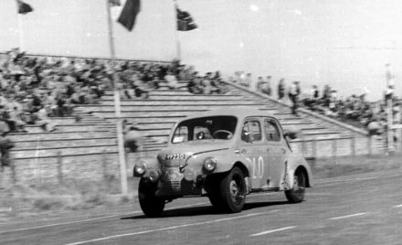 H.Kreisel i P.Perk – Renault 4 CV.