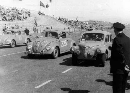 D.Ackermans i L.F.Naaykens – Volkswagen Kever.