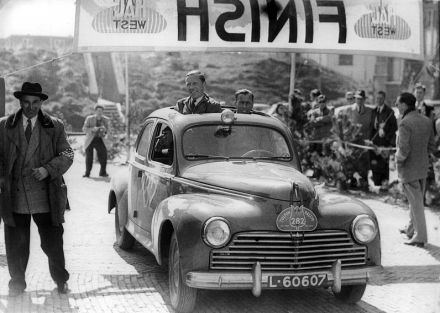 J.A.J.Heidendahl i J.de Rooij – Peugeot 203.