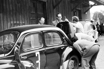 Hendrik Beckers – Renault 4 CV.