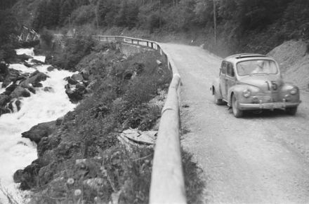Heinrich Hirschauer – Renault 4 CV.