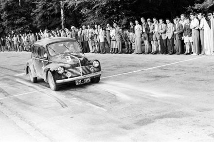 Hendrik Beckers – Renault 4 CV.
