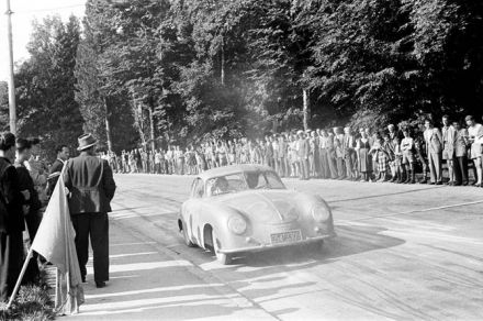 Adolf Vianden – Porsche 356/1100.