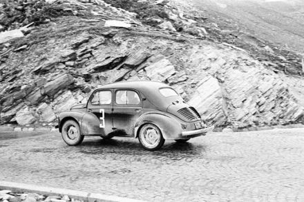 Hendrik Beckers – Renault 4 CV.