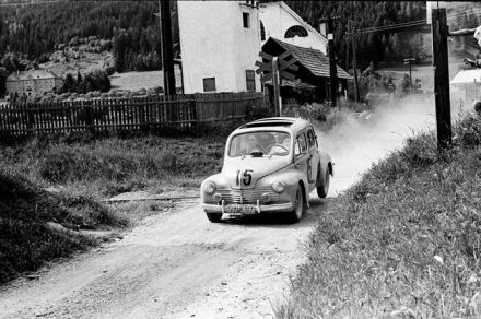 Heinrich Hirschauer – Renault 4 CV.