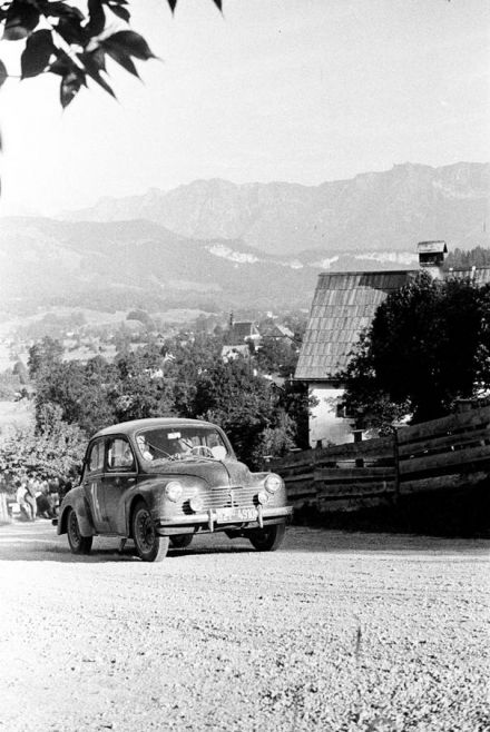 Helm Glöckler – Renault 4 CV.