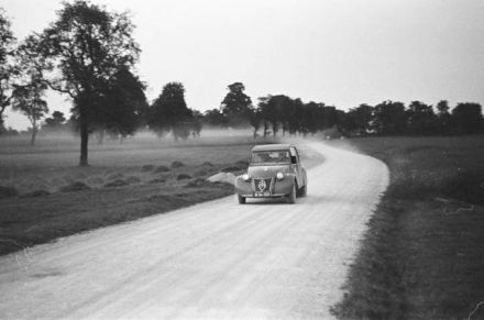 Rudolf Smoliner – Citroen 2 CV.