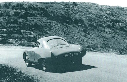 Parucci i Martin – Dyna Panhard.