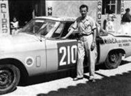 Carlos Diaz Garcilazo i Enrique Alvarado – Studebaker Champion.