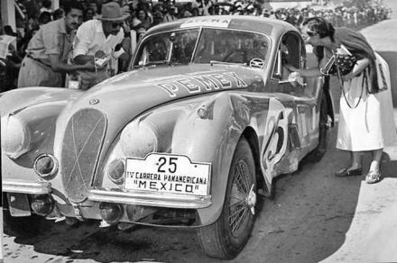 Guillermo Giron i Rodolfo Beaudin – Jaguar XK120.