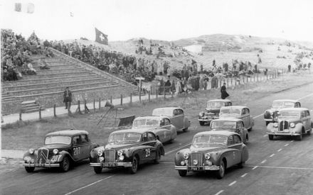 G.Seibert i A.Bolz – Citroen 11, R.D.Mattock, C.A.Christian i H.Taylor – Jaguar Mk.6, Ian Appleyard i Pat Appleyard – Jaguar Mk.7 3.4.