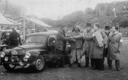 W.H.Visser i J.R.van Pel – Peugeot 203.