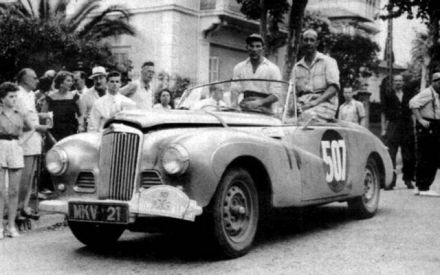 Stirling Moss i John Cutts – Sunbeam Alpine.