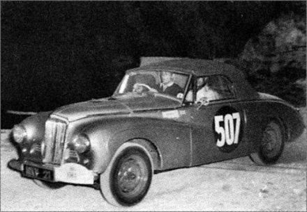 Stirling Moss i John Cutts – Sunbeam Alpine.