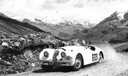 Ian Appleyard i Pat Appleyard – Jaguar XK 120.