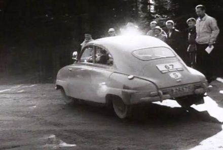 Greta Molander i Helga Lundberg – Saab 92.