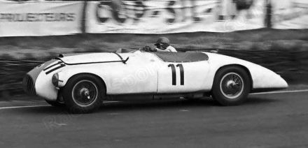 Leslie Johnson i Bert Hadley – Nash Healey Sports.