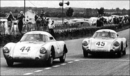 Helm Glöckler i Hans Herrmann, Richard von Frankenberg i Paul Frere – Porsche 550 coupe.