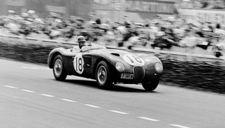 Tony Rolt i Duncan Hamilton – Jaguar C-type.