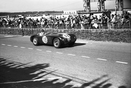 Tony Rolt i Duncan Hamilton – Jaguar C-type.