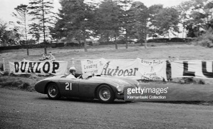 Bob Dickson i Desmond Titterington – Aston Martin DB3.