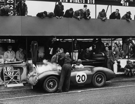 Peter Collins i Pat Griffith – Aston Martin DB3S.
