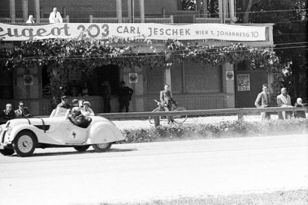 Jaroslav Havlicek – BMW 320.