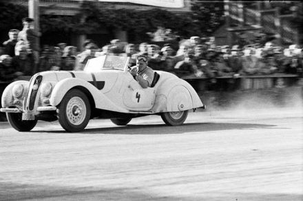 Jaroslav Havlicek – BMW 320.