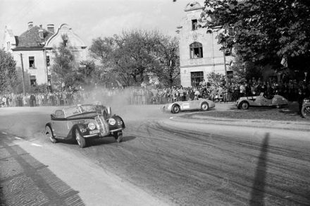 Friedrich Huber – BMW 327, Kurt Koresch – Veritas BMW.