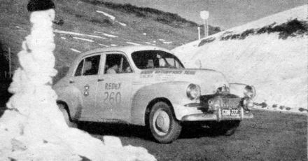 Stan Jones, Don Thomson i Ern Seeliger – Holden FJ.