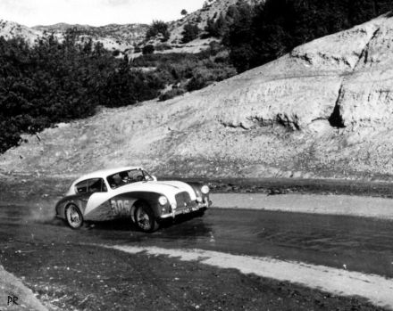 Jean Kerguen i Boudou – Aston Martin.