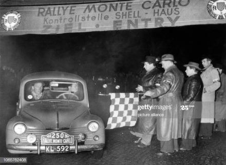 Tuovinen i Heino – Renault 4CV.