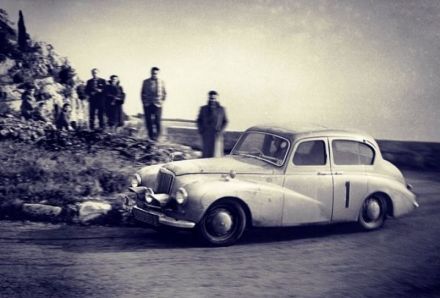 Stirling Moss i Desmond Scannell – Sunbeam Talbot 90.