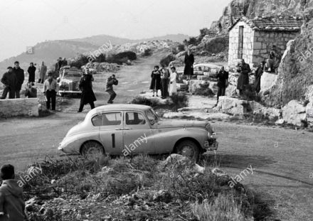 Stirling Moss i Desmond Scannell – Sunbeam Talbot 90.