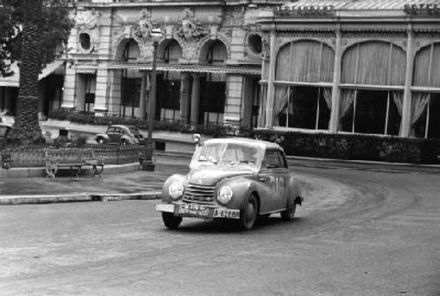 Einar Halvorsen i Nils Hagen – DKW 900.
