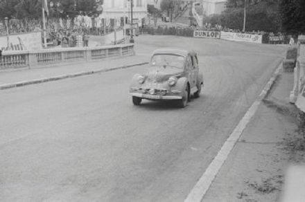 Louis Picon i Escarras – Panhard Dyna.