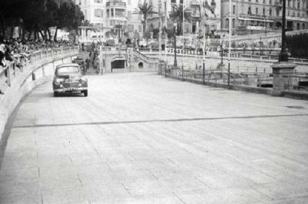 Irene Terray i Regine Gordine – Peugeot 203.