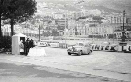 Stirling Moss i Desmond Scannell – Sunbeam Talbot 90.