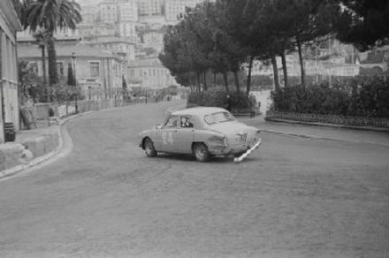 Georges Houel i Julio Quinlin – Alfa Romeo 1900 Ti.