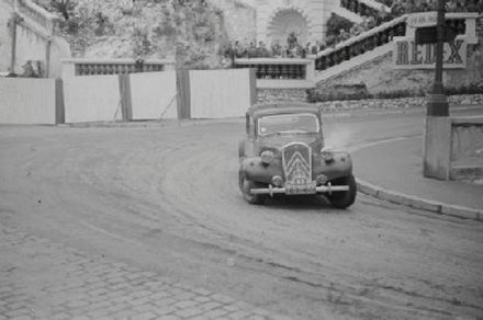 Balmy i Vilreon – Citroen Traction 11.