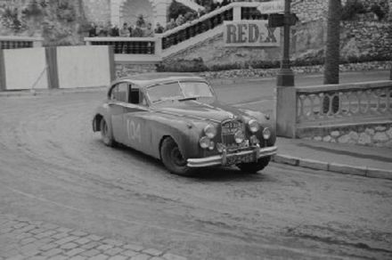 Ronnie J.Adams i Desmond Titterington – Jaguar Mk.VII.