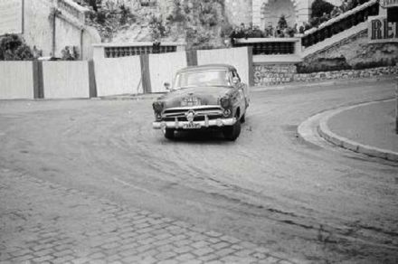 Hartley i Karlsson – Ford V8.