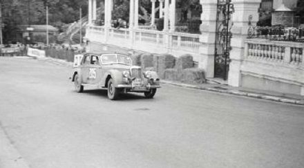 Warren i Cooper – Riley Pathfinder.