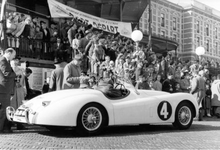 Eric J.Haddon i Charles H.Vivian – Jaguar XK 120.