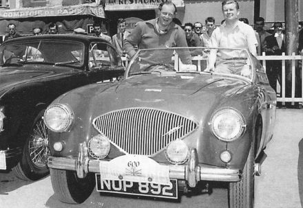 Raymond Flower i Ernest McMillen – Austin Healey 100/4.