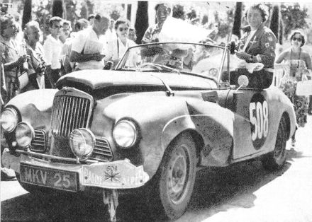 Sheila van Damm i Anne Hall – Sunbeam Alpine.