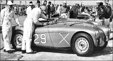 Lance Macklin i George Huntoon – Austin Healey 100.