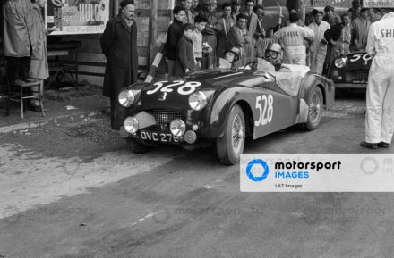 Maurice Gatsonides i W.Ken Richardson - Triumph TR2.